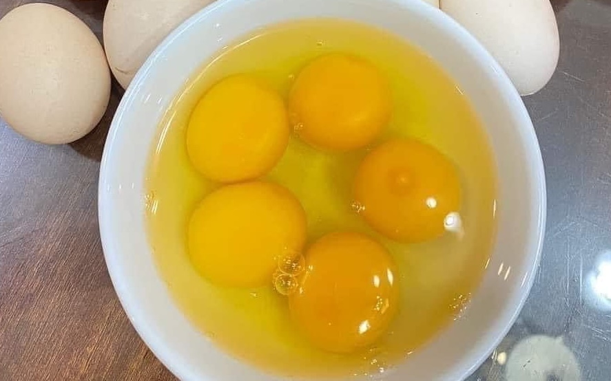 Chicken eggs are a good source of calcium but need to be used at the right time of the day. Photo: Kieu Vu