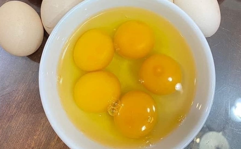 Chicken eggs are a good source of calcium but need to be used at the right time of the day. Photo: Kieu Vu