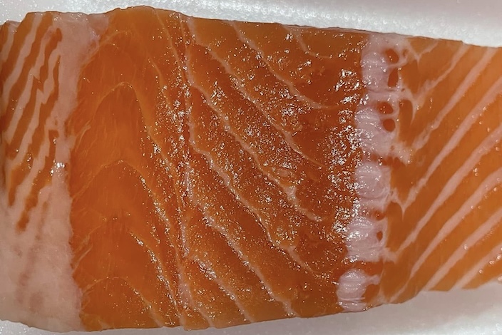 연어는 뼈와 관절에 좋은 마그네슘 보충 식품입니다. 사진: Kieu Vu