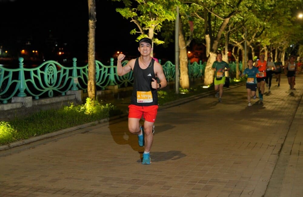 Running is one of the sports that helps the body stay healthy without spending too much money. Photo: Van Trong