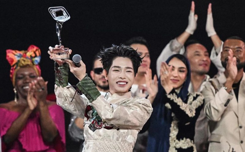 Singer Duc Phuc won the Intervision 2025 trophy. Photo: Artist provided