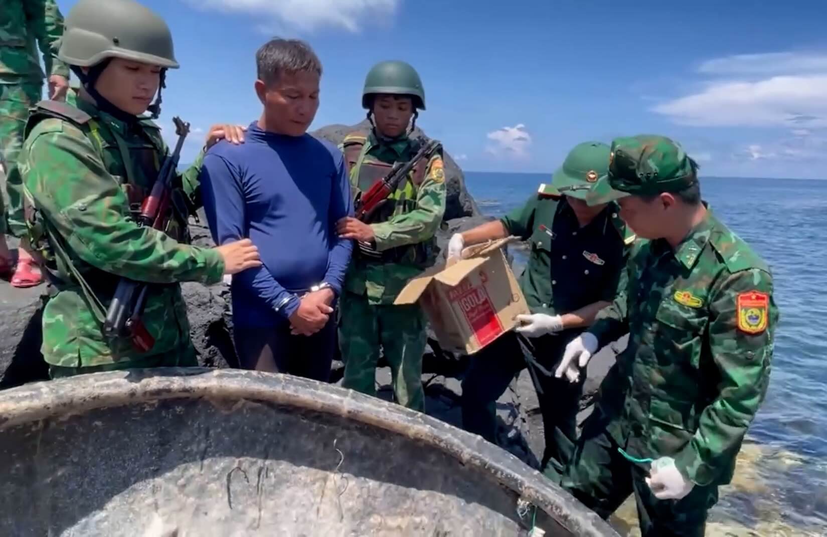 Preventing fishing violations in the waters of Quang Tri. Photo: Hoai Nam