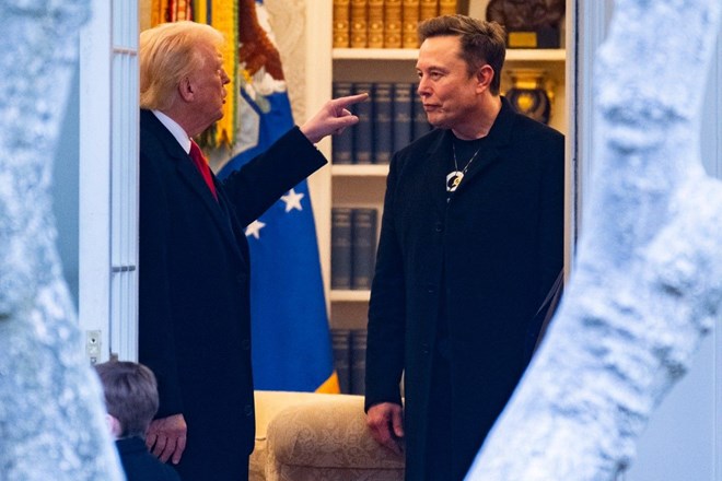 Tong thong My Donald Trump duoc cho la bat dong voi ong Elon Musk ve thue doi ung. Anh: AFP