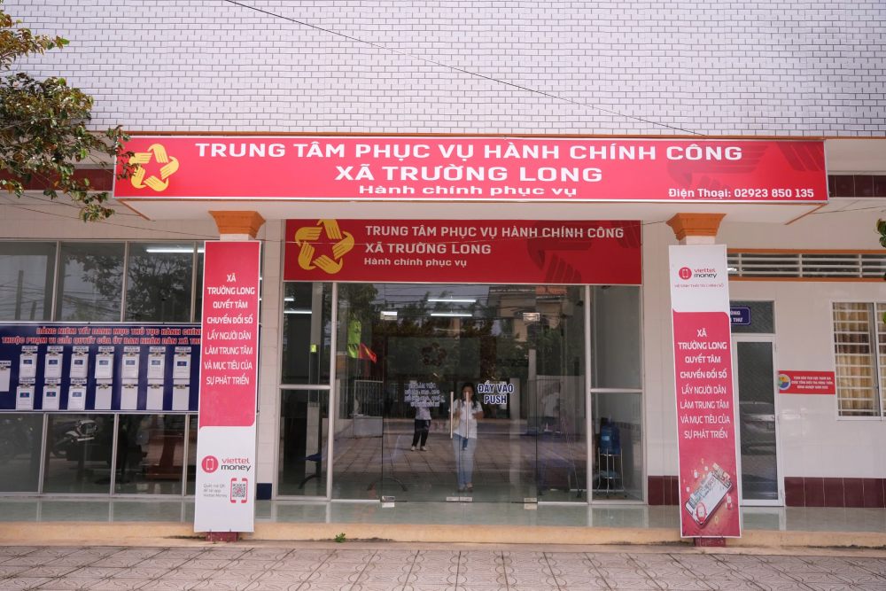 Truong Long Commune Public Administration Service Center, Can Tho City. Photo: Ta Quang