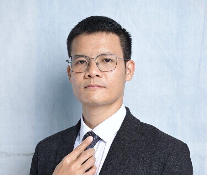 Luat su Nguyen Van Dinh - chuyen gia phap ly, tung co nhieu nam cong tac tai Bo Xay dung, nguoi da va dang tham gia dong gop xay dung cac luat: Dat dai, Nha o,... Anh: NVCC