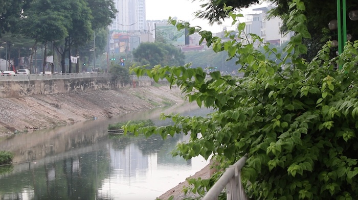 People hope to have more exercise machines and sports playgrounds along the To Lich River. Photo: My Linh