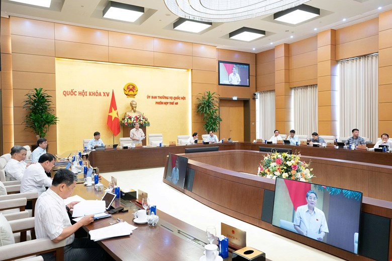 정부는 재편 후 중앙 부처 기관 지방 정부의 조직 구조에 맞게 2025년 중앙 예산 자본 조정을 제안합니다. 사진: Quochoi.vn