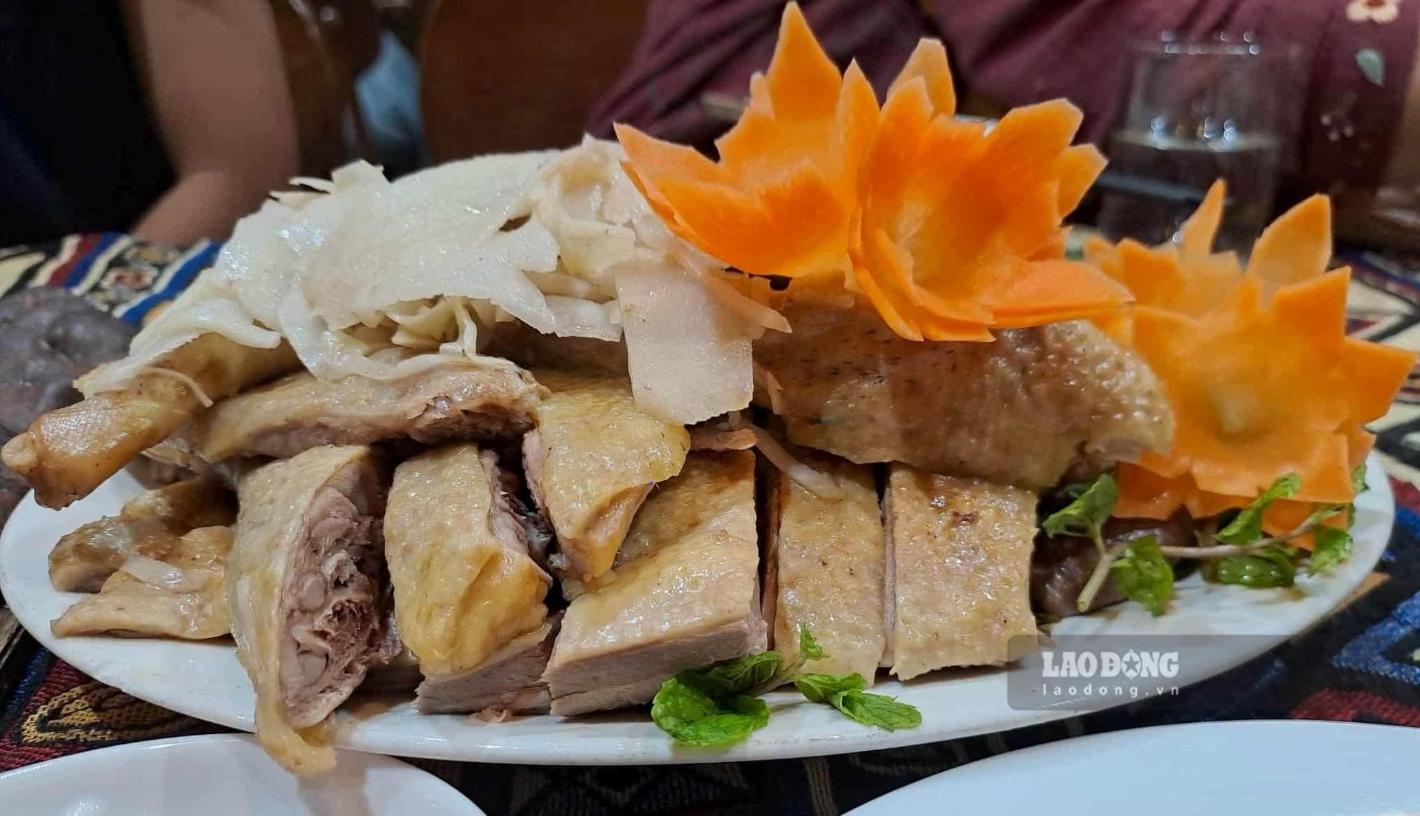 Vit Co Lung hap hoac luoc se giu duoc vi ngot thanh cua thit. Anh: Dan Thanh