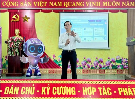 Mot so noi dung duoc truyen tai den nguoi dan. Anh: Bao Trung 