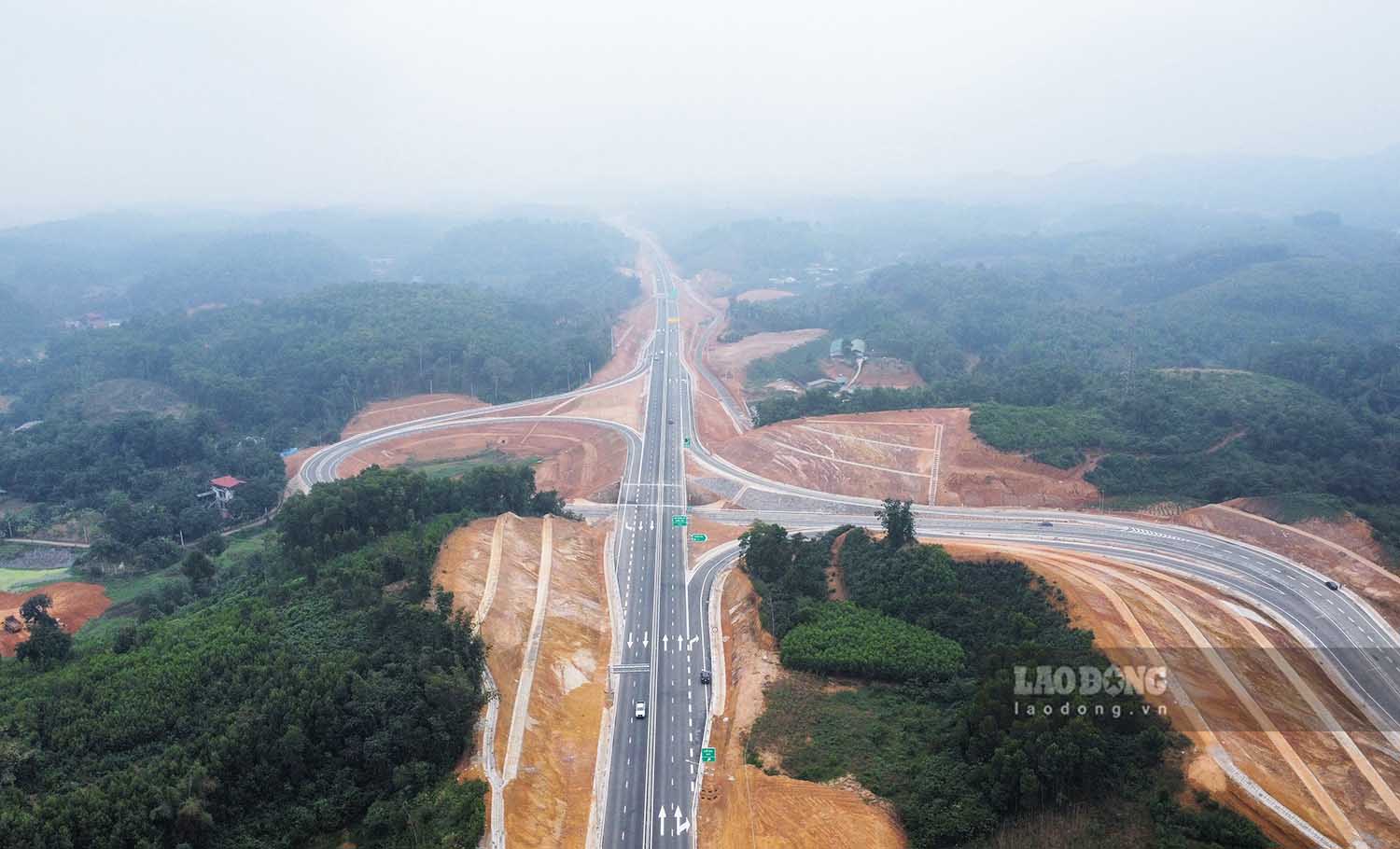 Tuyen Quang - Phu Tho Expressway operates stably, gradually opening up new development space for Tuyen Quang. Photo: Nguyen Tung
