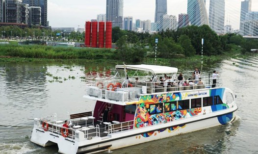TPHCM thúc đẩy phát triển du lịch đường thủy. Ảnh: Thanh Chân