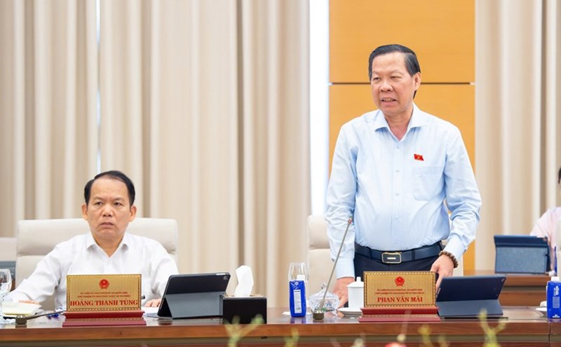 The Standing Committee of the Economic and Financial Committee proposed to study a mechanism to encourage and protect information providers and those fighting against waste. Photo: Quochoi.vn.