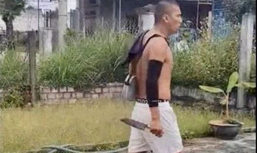 Đối tượng Vũ nghiện ma tuý, có tiền án, hung hăng cầm dao gây lo sợ cho người dân. Ảnh: Công an
