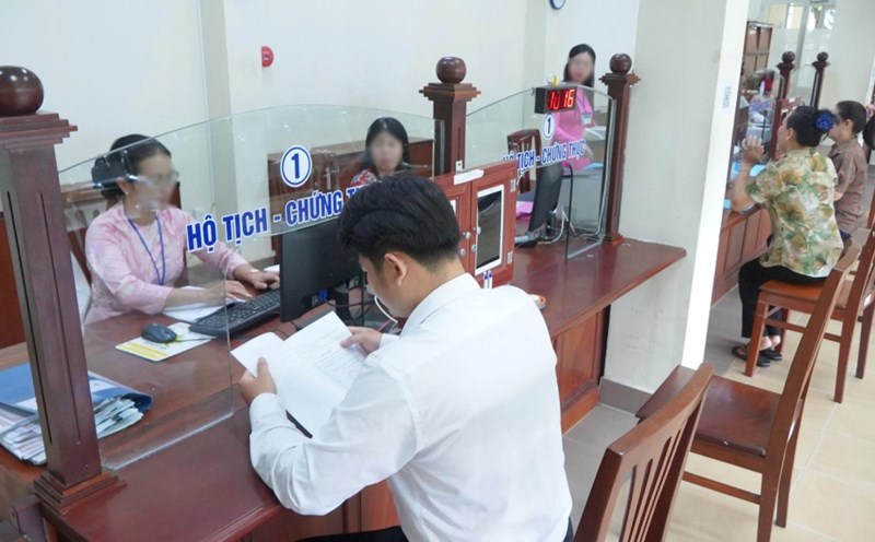 We will continue to review and streamline the organizational apparatus in ministries, ministerial-level agencies, and agencies under the Government. Photo: Ta Quang