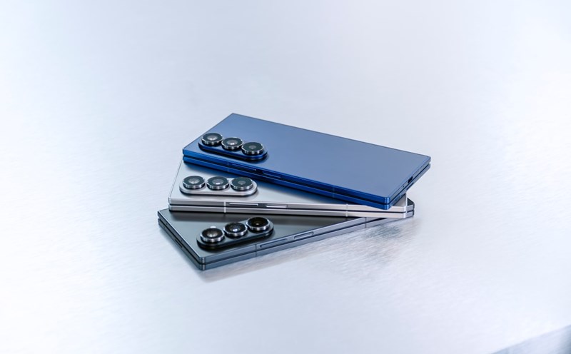 In 2025, the average global smartphone price is expected to reach 370 USD, a slight increase compared to the previous year. Photo: Loan Tran