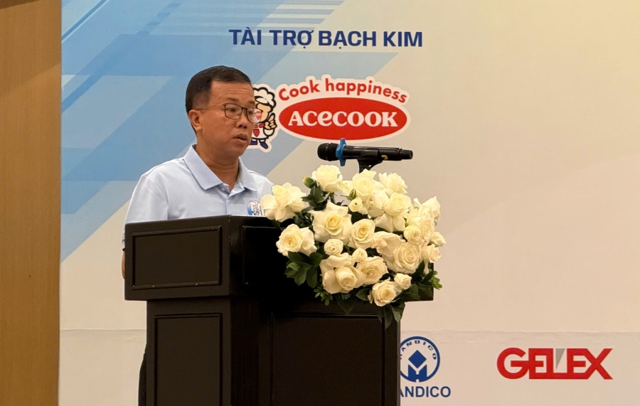 Ong Lai Ba Ha - Pho Tong Bien tap Bao Ha Noi Moi phat bieu tai hop bao. Anh: An Nguyen