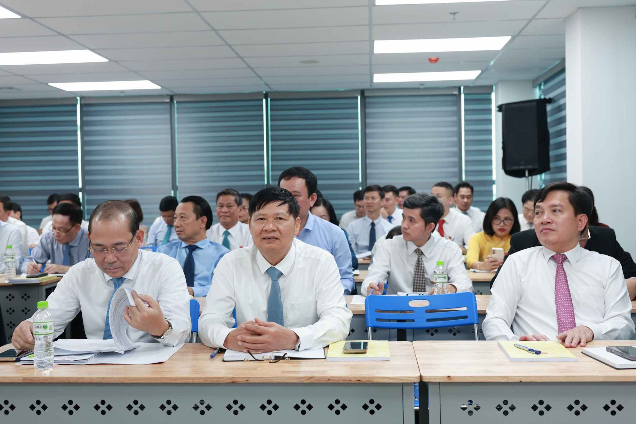 Cac dai bieu tham du hoi nghi. Anh: Hai Nguyen