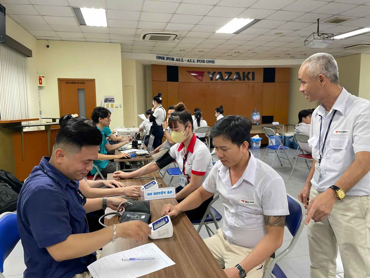 Nguoi lao dong hang hai tham gia. Anh: Dinh Trong