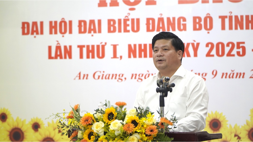 Mr. Tong Phuoc Truong, Head of the Propaganda and Mass Mobilization Department of the An Giang Provincial Party Committee, reported at the press conference to provide information for the congress. Photo: Nguyen Anh