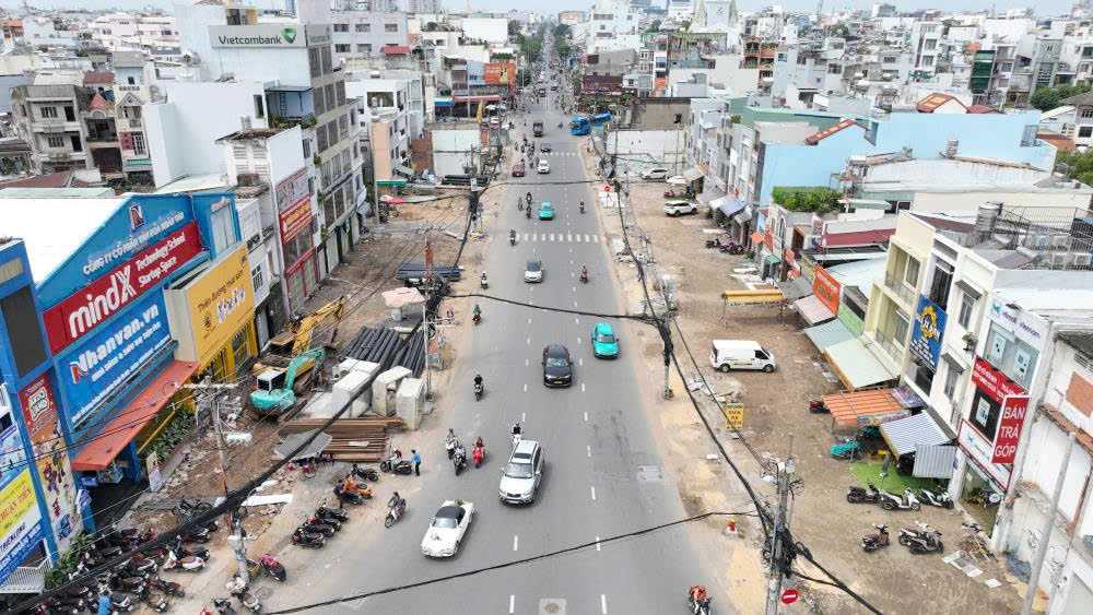 Relocating technical infrastructure for Metro Line 2 through Truong Chinh Street. Photo: Anh Tu