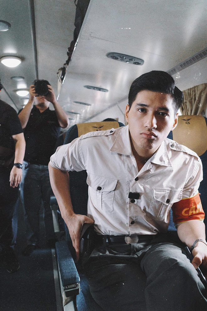 Ma Ran Do trong vai canh ve Son phim “Tu chien tren khong“. Anh hau truong phim: Nguon Galaxy