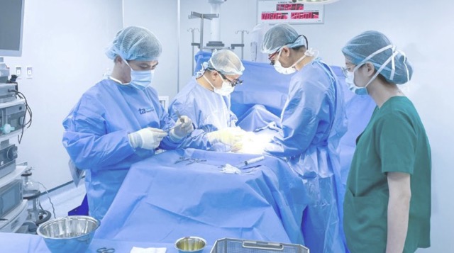 Early detection of ovarian tumors will help preserve reproductive function in children. Photo: Phong Lan