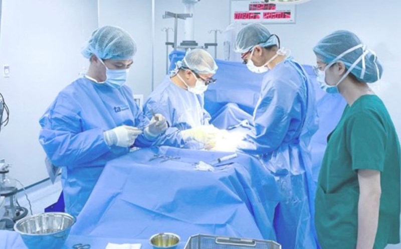 Early detection of ovarian tumors will help preserve reproductive function in children. Photo: Phong Lan