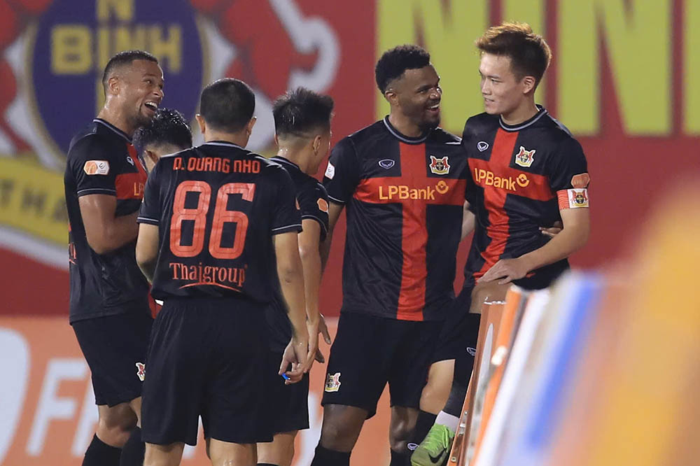 Ninh Binh continues to lead the V.League 2025-2026 rankings. Photo: Minh Dan