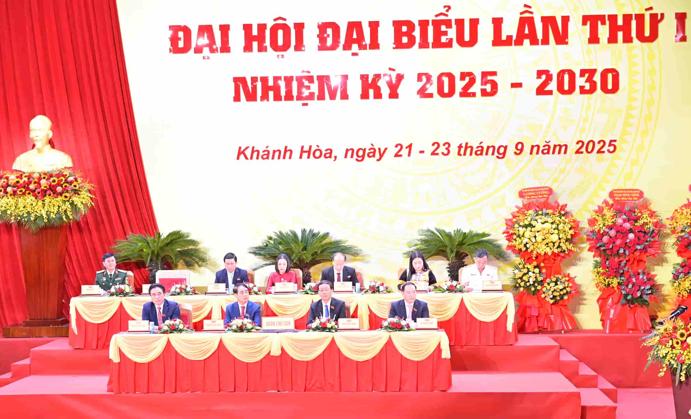 Scene of the 1st Khanh Hoa Provincial Party Congress, term 2025 - 2030. Photo: Huu Long