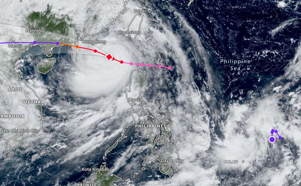 Áp thấp nhiệt đới mới vừa hình thành ngay sau khi siêu bão Ragasa vào Biển Đông. Ảnh: NOAA