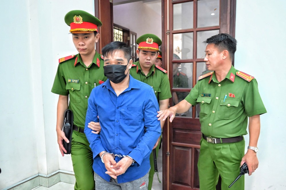 Image of black social master Binh Kiem and his accomplices at the trial this morning in Ho Chi Minh City. Photo: Anh Tu
