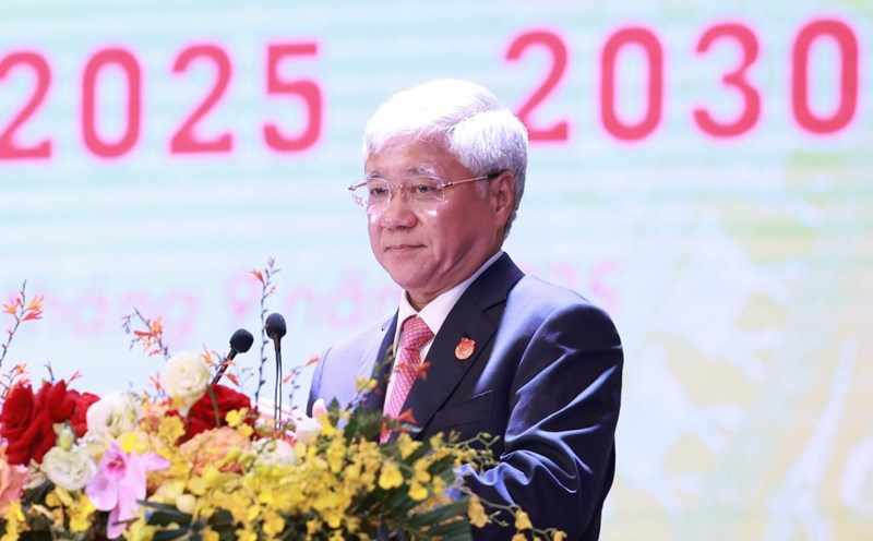 Comrade Do Van Chien - Politburo member, Secretary of the Party Central Committee, Secretary of the Party Committee of the Vietnam Fatherland Front, Central organizations, Chairman of the Central Committee of the Vietnam Fatherland Front delivered the closing speech at the congress. Photo: Hai Nguyen