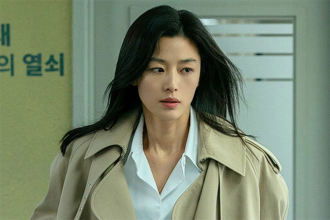 Jun Ji Hyun in the movie "Tempest". Photo: Disney+