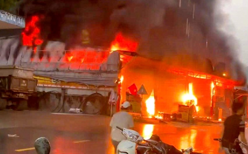 Scene of the large fire that occurred in Lai Chau province. Photo: Lai Chau Police