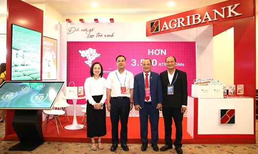 Agribank tiếp tục khẳng định vị thế tiên phong trong kỷ nguyên số tại Diễn đàn Ngân hàng Bán lẻ Việt Nam 2025.