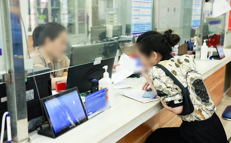 Information related to paying benefits to early retirees has received much attention from readers. Photo: Hai Nguyen
