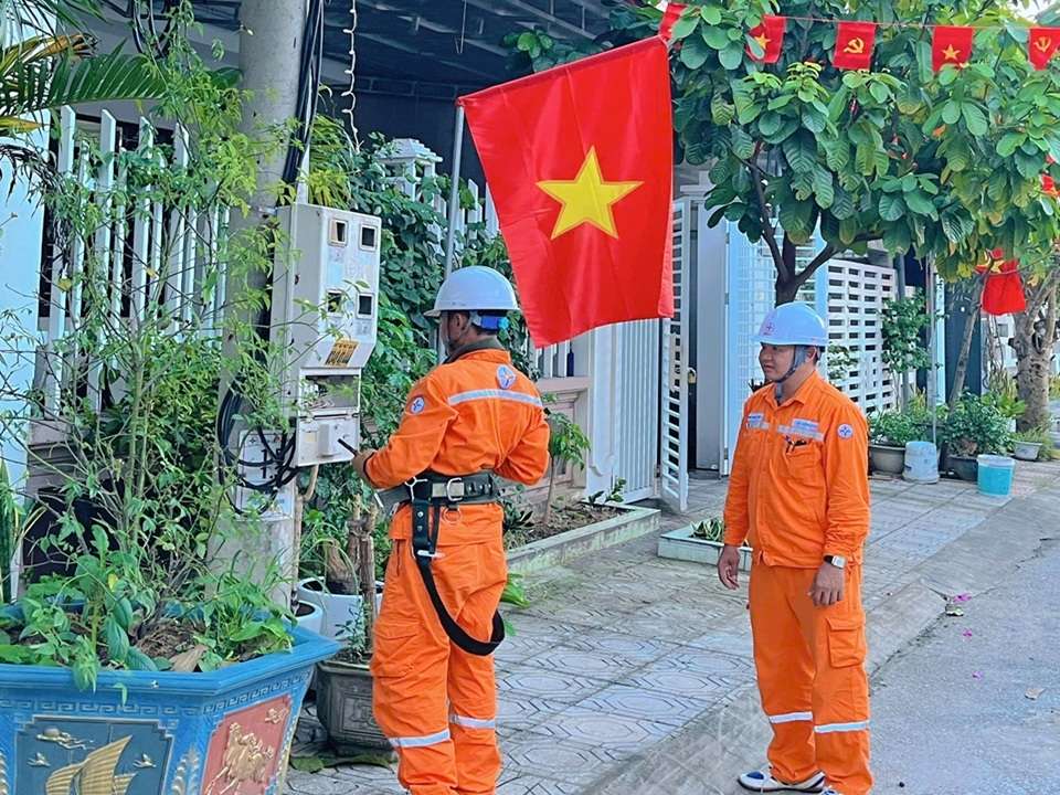 EVNNPC dam bao cung cap dien cho 17 tinh thanh mien Bac, kip thoi kiem tra, xac minh phan anh lien quan den hoa don tien dien. Anh: EVNNPC