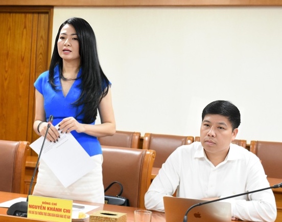 Dong chi Nguyen Khanh Chi, Pho Chu tich Thuong truc Cong doan Ngan hang Viet Nam phat bieu tai buoi lam viec. Anh: Ha Anh