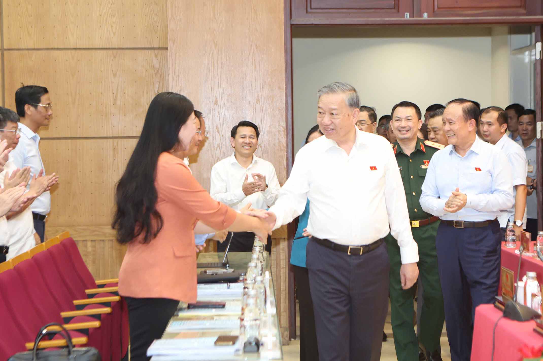 On the afternoon of September 23, General Secretary To Lam and National Assembly deputies of Party cell No. 1 met with voters of 11 wards in Hanoi, before the 10th Session of the 15th National Assembly. Photo: Viet Thanh