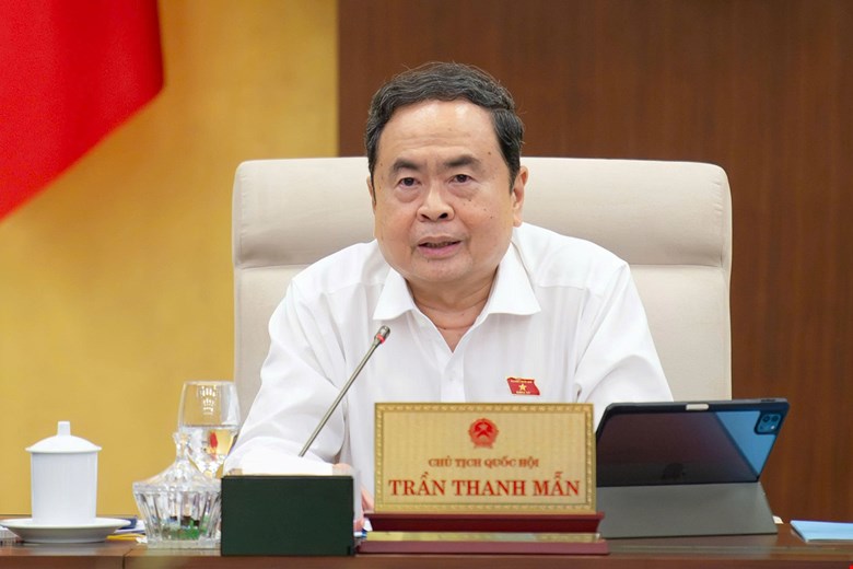 Politburo member and National Assembly Chairman Tran Thanh Man spoke at the meeting. Photo: Quochoi.vn