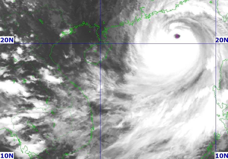 The center of super typhoon Ragasa at 4:00 p.m. on September 23. Photo: NCHMF