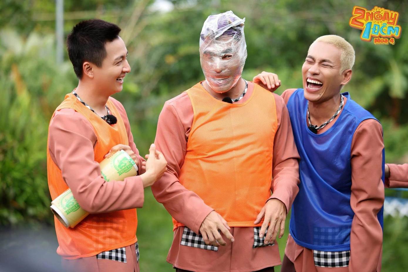 Controversial image of Le Duong Bao Lam in "2 days 1 night". Photo: Producer.