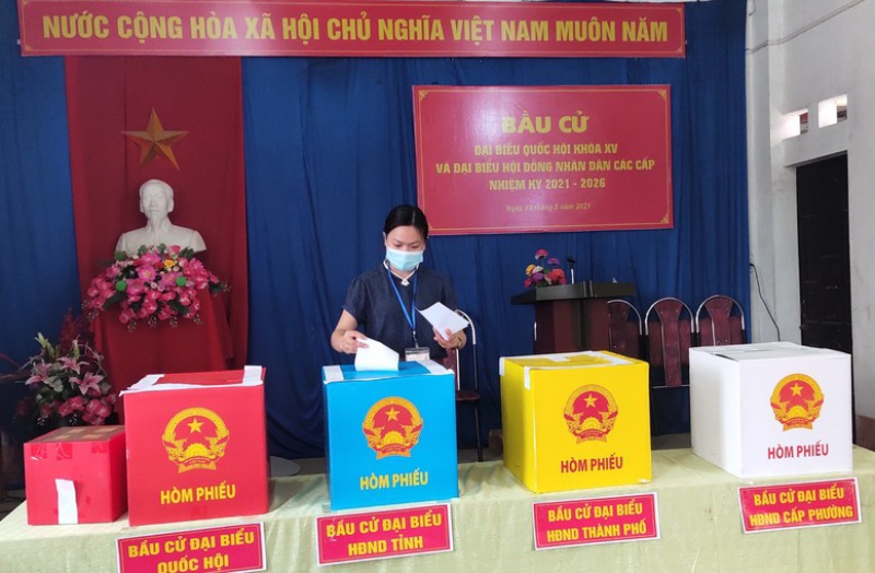 Les electeurs de la province de Cao Bang participent au vote pour elire des representants de l'Assemblee nationale de la XVe legislature et des representants du Conseil populaire provincial pour le mandat 2021-2026. Photo : Caobang.gov.vn