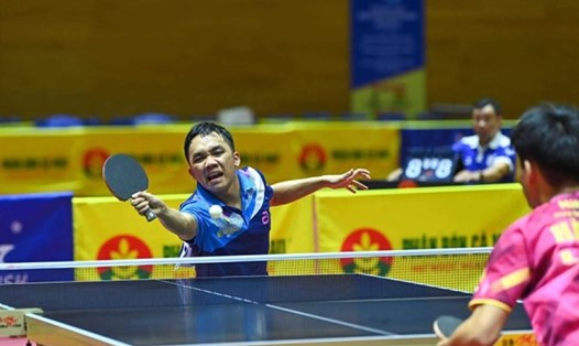 Tay vợt bóng bàn Đinh Anh Hoàng là gương mặt chủ lực của đội nam Công an Nhân dân T&T 1. Ảnh: Duy Linh