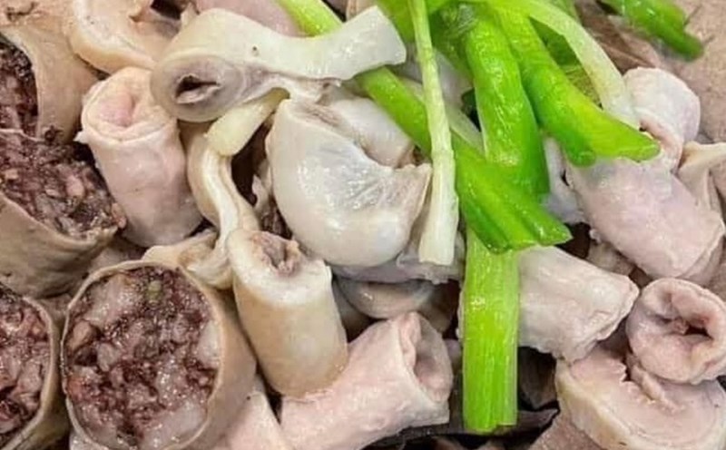 Eating a lot of animal organs to nourish the kidneys is considered a misconception. Photo: Kieu Vu