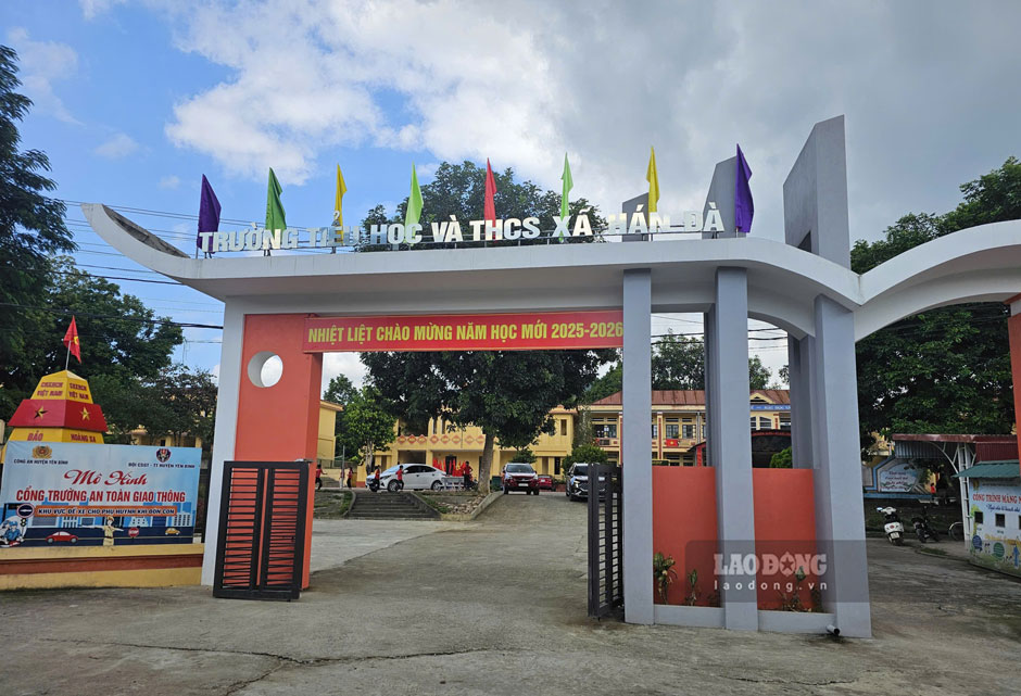 Han Da 초등학교 및 중등학교 (Lao Cai 지방 Thac Bauda 코뮌). 사진: Trong Loc