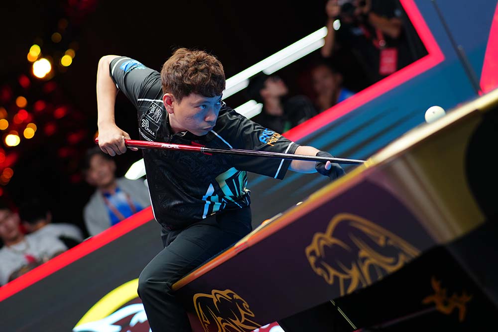 Duong Quoc Hoang은 어려움을 극복하고 2025년 남자 10볼 세계 선수권 대회 32라운드에 진출했습니다. 사진: Anh Tu