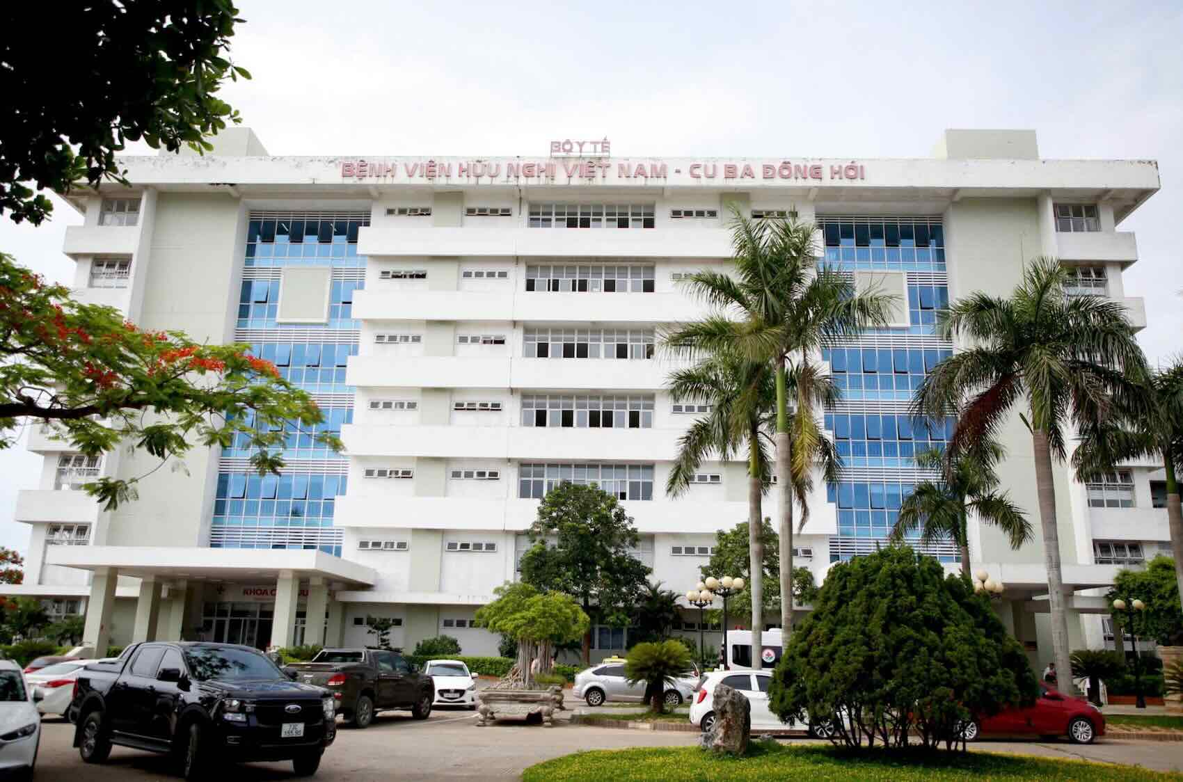 Vietnam - Cuba Friendship Hospital Dong Hoi, which received 2 seriously ill divers. Photo: Cong Sang