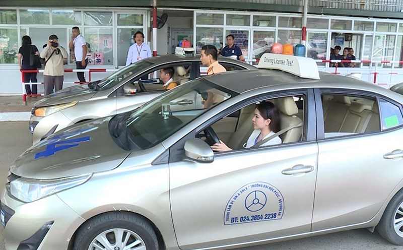 Expanding the network of satellite driving test centers to reduce "crowding" of records in the inner city