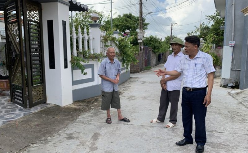 The road was expanded thanks to the land donation movement in Cam Hoa village (Thai Thuy commune, Hung Yen province). Photo: Luong Ha